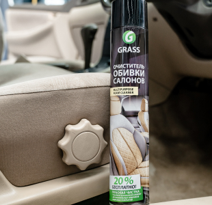 Мыть и чистить салон авто нужно регулярно